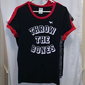 PINK Neb. Throw the bones T-shirt